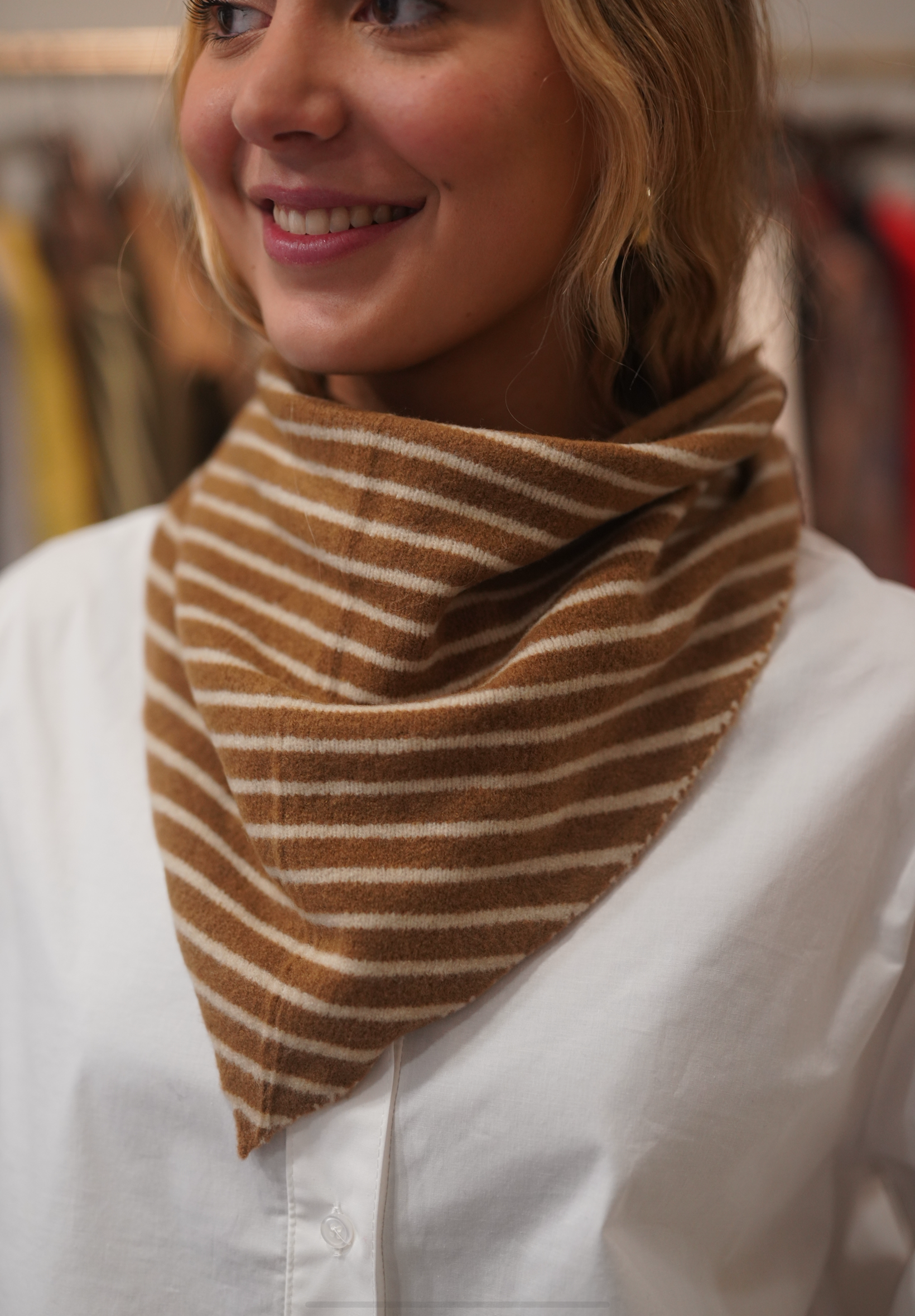 Petit foulard camel